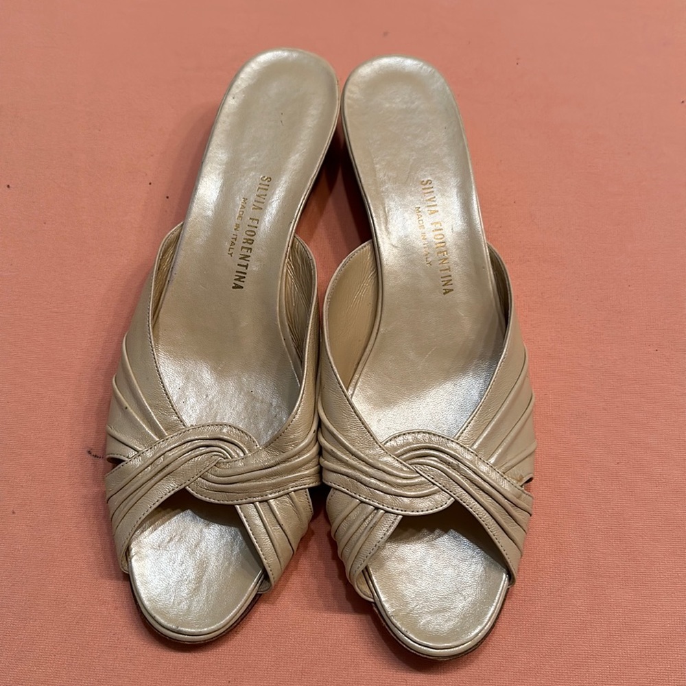 Silvia Fiorentina leather sandals. Size 8 1/2.